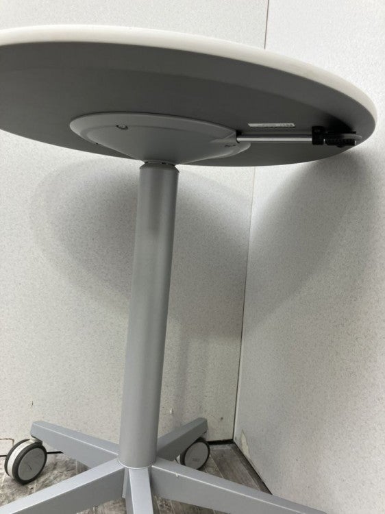 オカムラ手動昇降式600丸テーブル 商品画像5
