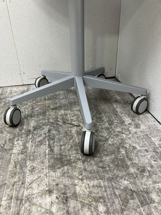 オカムラ手動昇降式600丸テーブル 商品画像9