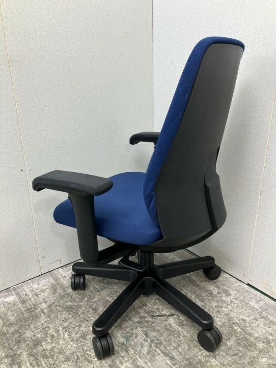 イトーキtorte(トルテ)チェア 可動肘付トルテチェア 商品画像4