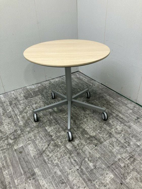 オカムラ手動昇降式750丸テーブル 商品画像1