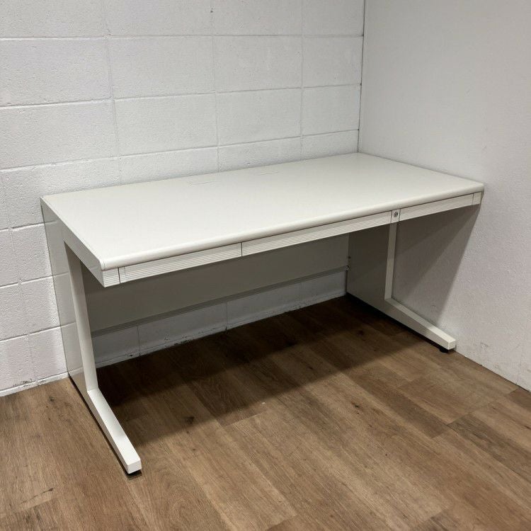 プラスUS-2シリーズ 1400平デスク 商品画像1