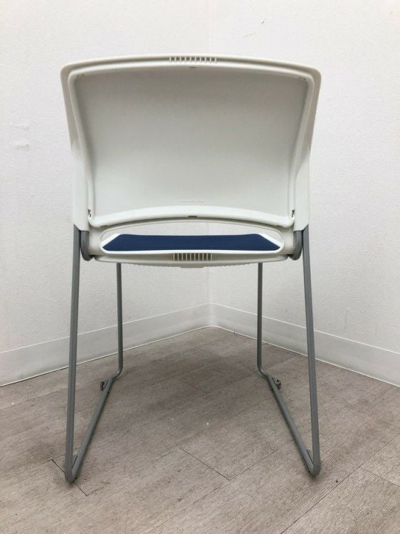 オカムラリットシリーズ スタッキングチェア 商品画像5