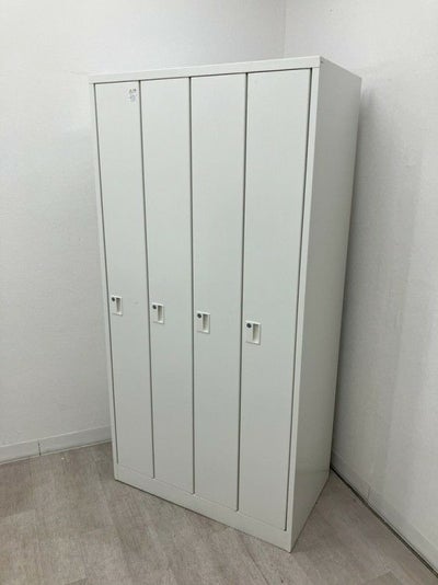イトーキW型シリーズ 4人用ロッカー 商品画像1