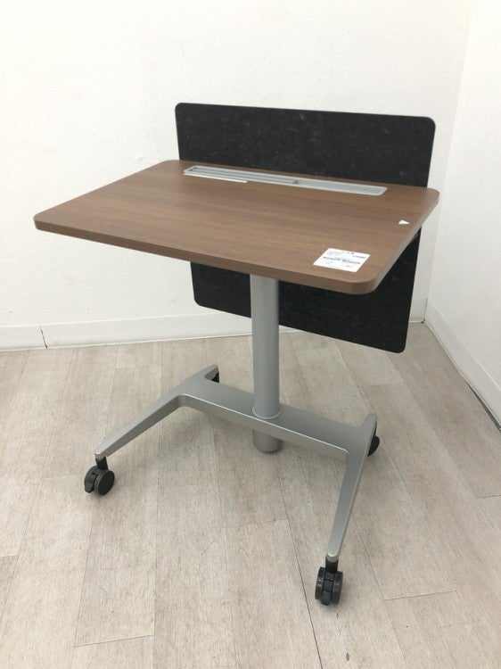 オカムラスタフィット2シリーズ パーソナル昇降テーブル 商品画像1