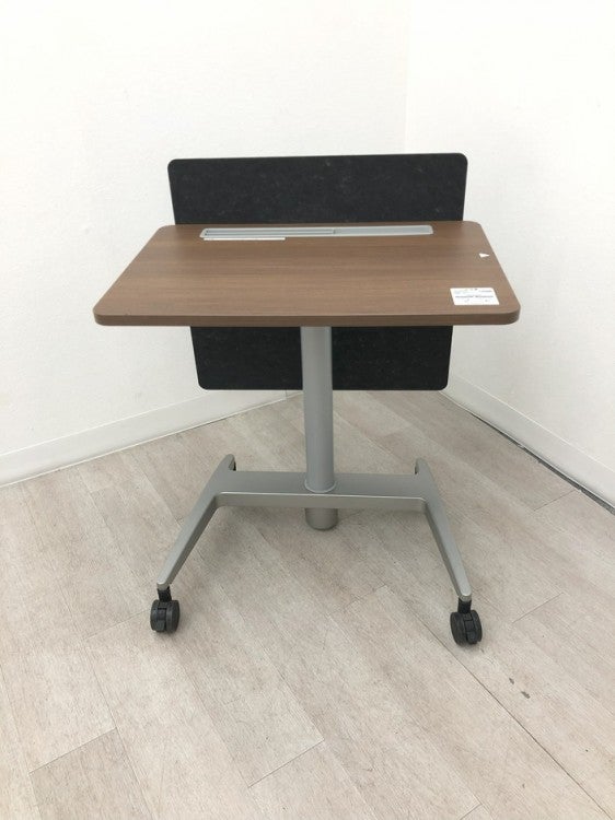 オカムラスタフィット2シリーズ パーソナル昇降テーブル 商品画像2