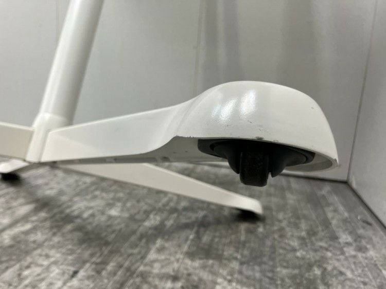 オカムラアクティアフェローシリーズ 手動昇降式800角テーブル 商品画像8