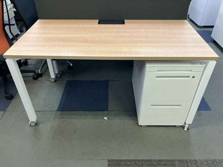 コクヨワークフィットシリーズ 1400平デスク+ワゴンセット 商品画像1