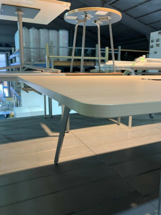 ウチダ（内田洋行）レムナ（LEMNA）シリーズ 3200ミーティングテーブル 商品画像7