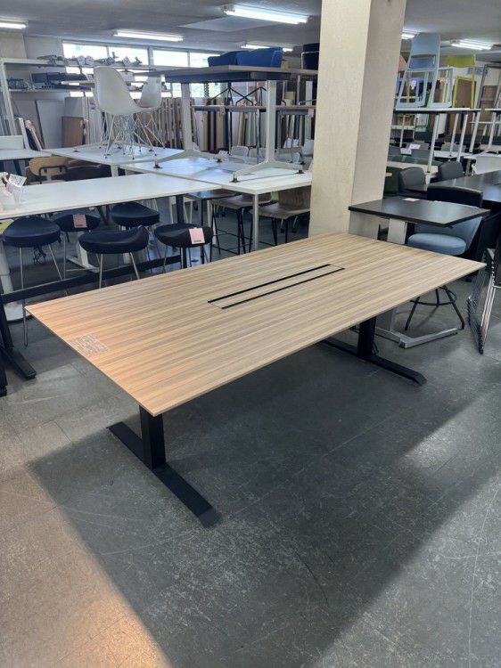 コクヨSEQENCE(シークエンス)シリーズ 電動昇降テーブル 商品画像1