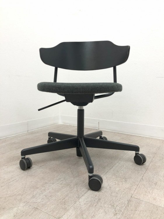 コクヨデイズオフィス ハングライクシリーズ ミーティングチェア 商品画像3
