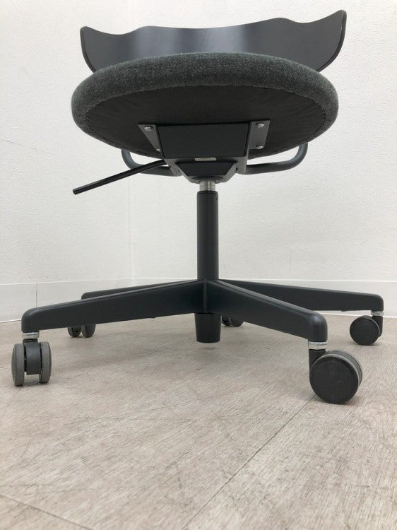 コクヨデイズオフィス ハングライクシリーズ ミーティングチェア 商品画像12