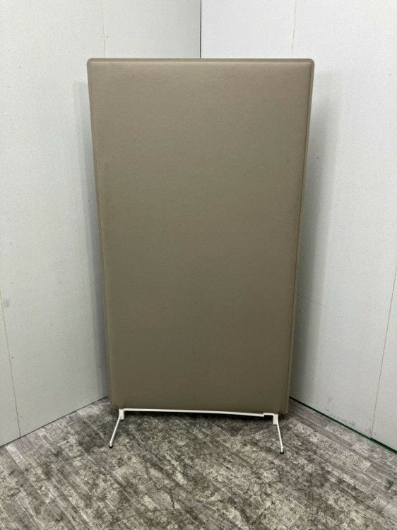 オカムラ自立パーテーション 商品画像1
