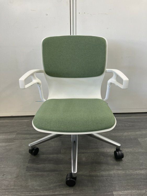 ウチダ（内田洋行）カゼトラシリーズ 固定肘付カゼトラチェア 商品画像2