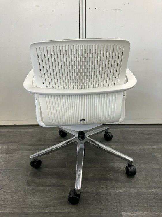 ウチダ（内田洋行）カゼトラシリーズ 固定肘付カゼトラチェア 商品画像4