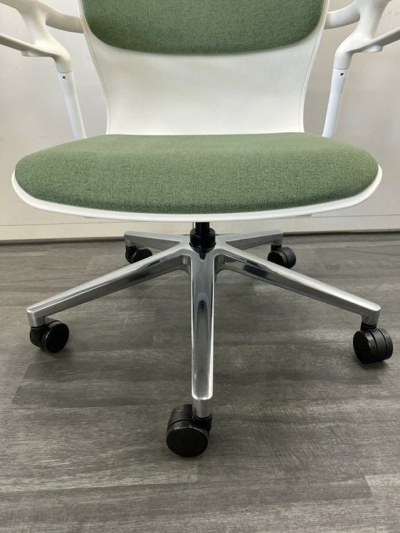 ウチダ（内田洋行）カゼトラシリーズ 固定肘付カゼトラチェア 商品画像11