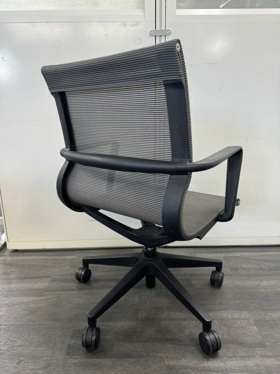 アイコM-1055シリーズ 固定肘付ミーティングチェア 商品画像2