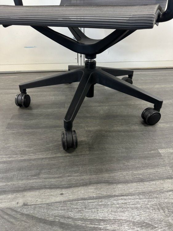 アイコM-1055シリーズ 固定肘付ミーティングチェア 商品画像6