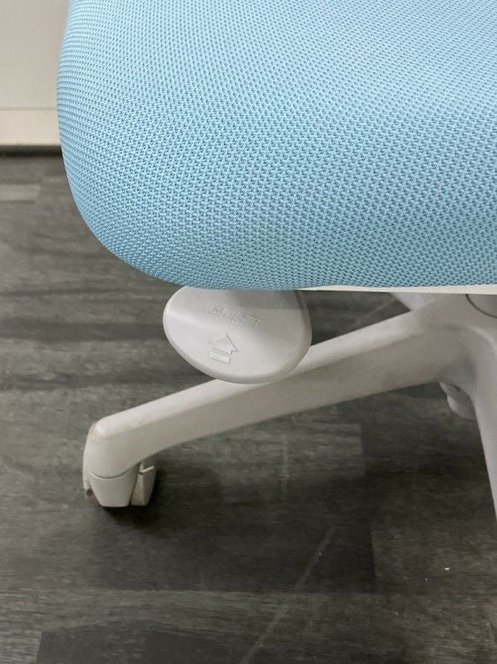 オカムラCG-M(シージーエム)シリーズ 可動肘付CG-Mチェア 商品画像6