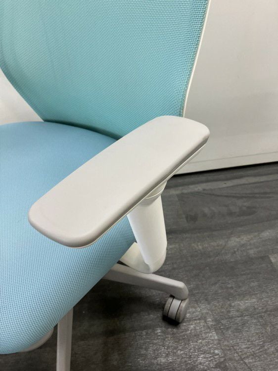 オカムラCG-M(シージーエム)シリーズ 可動肘付CG-Mチェア 商品画像10