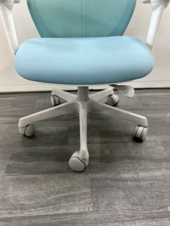 オカムラCG-M(シージーエム)シリーズ 可動肘付CG-Mチェア 商品画像11