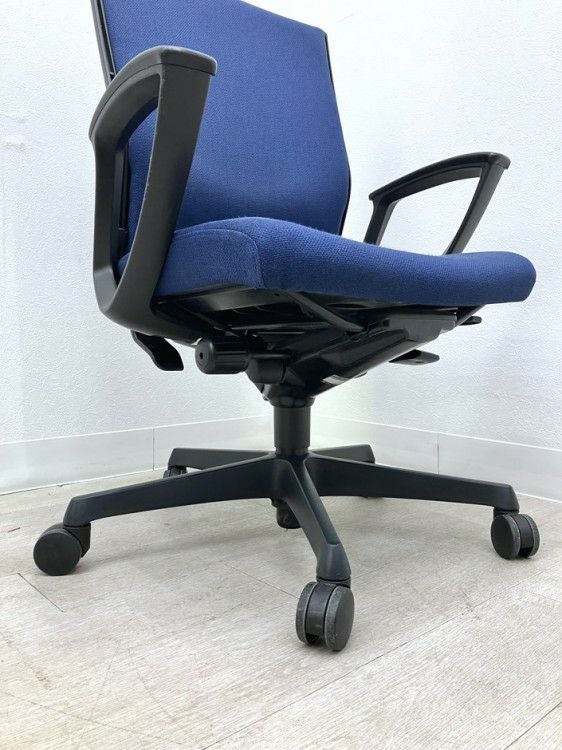 オカムラESCUDO(エスクード)チェア 固定肘付エスクードチェア 商品画像9