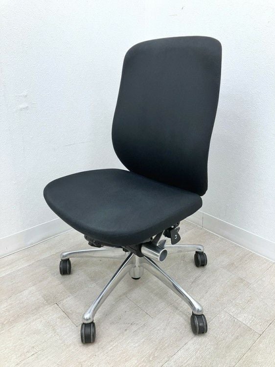 オカムラZephyr(ゼファー)シリーズ ゼファーチェア 商品画像1