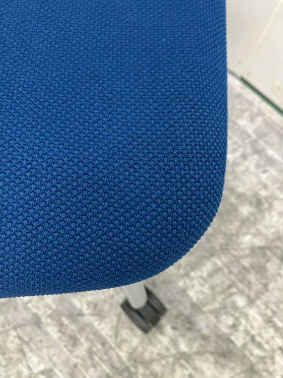 コクヨ肘付サテリテチェア 商品画像7