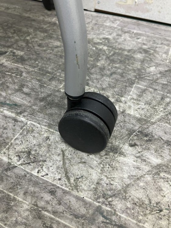 コクヨ肘付サテリテチェア 商品画像10
