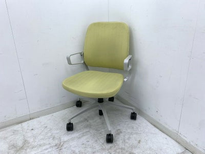 イトーキレヴィ（levi）チェア 肘付レヴィチェア 商品画像1