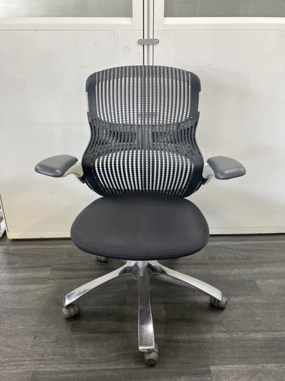Knoll（ノール）Generation(ジェネレーション)チェア 可動肘付ジェネレーションチェア 商品画像2