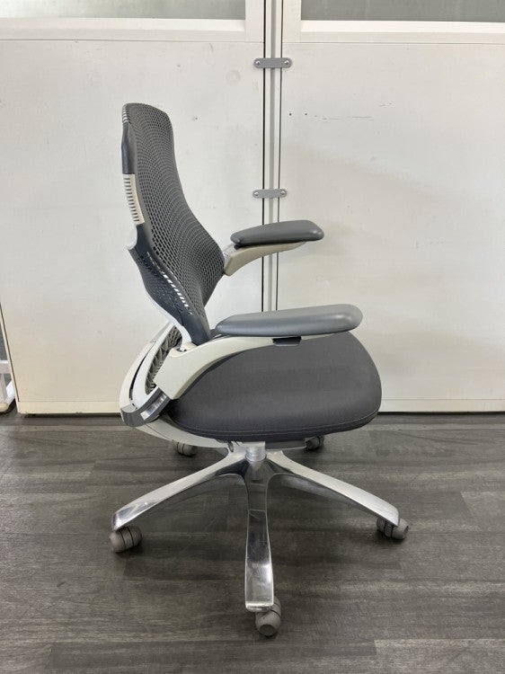 Knoll（ノール）Generation(ジェネレーション)チェア 可動肘付ジェネレーションチェア 商品画像5