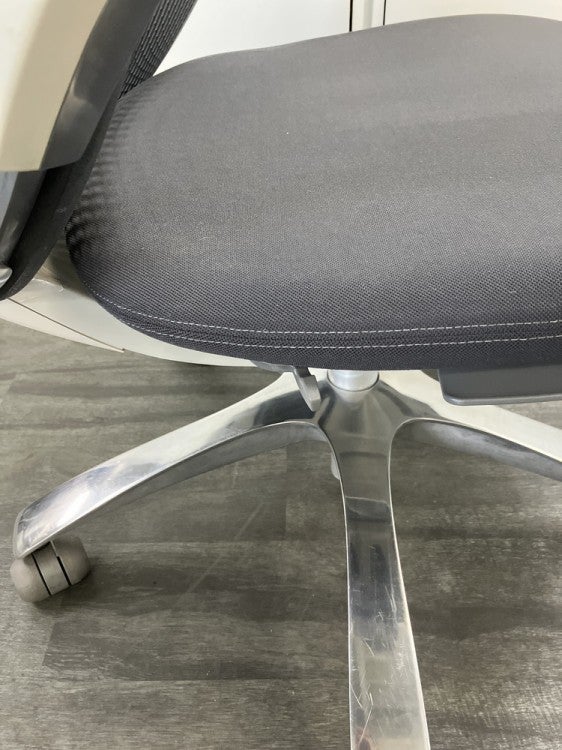 Knoll（ノール）Generation(ジェネレーション)チェア 可動肘付ジェネレーションチェア 商品画像7