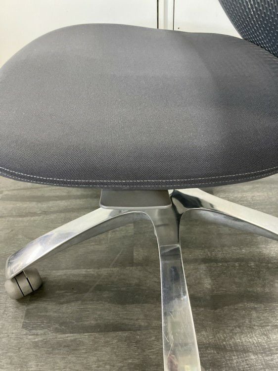 Knoll（ノール）Generation(ジェネレーション)チェア 可動肘付ジェネレーションチェア 商品画像8