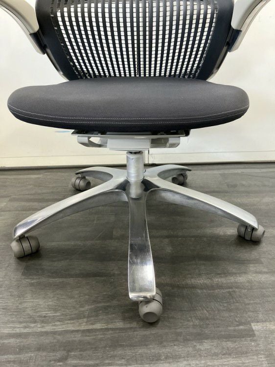 Knoll（ノール）Generation(ジェネレーション)チェア 可動肘付ジェネレーションチェア 商品画像14