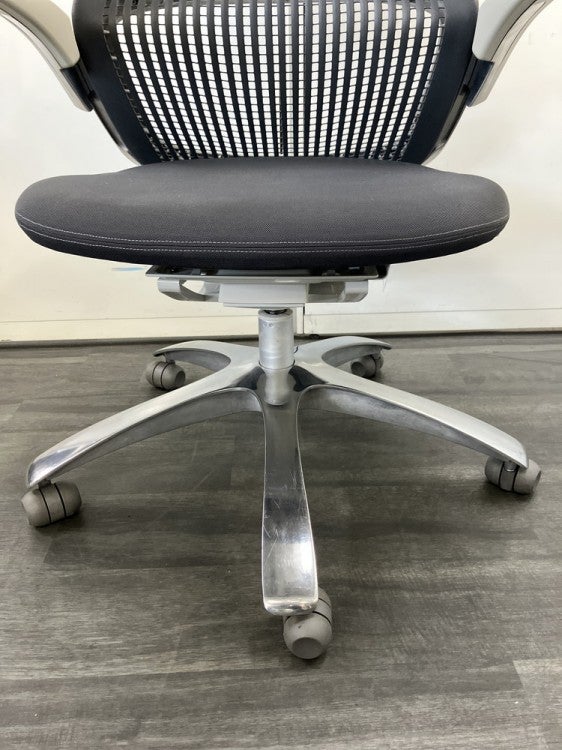 Knoll（ノール）Generation(ジェネレーション)チェア 可動肘付ジェネレーションチェア 商品画像14