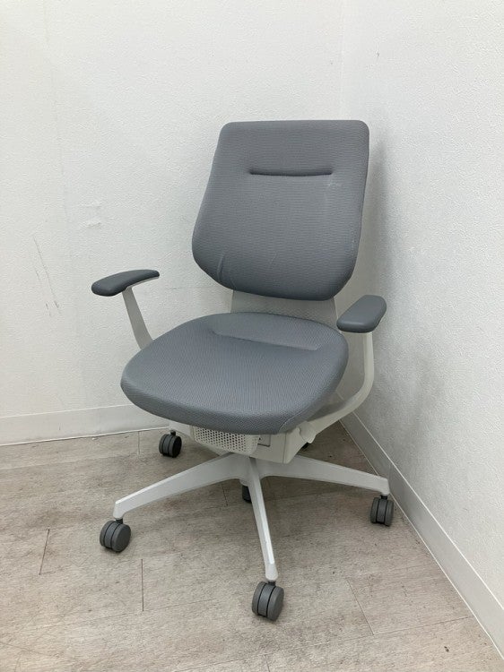 コクヨing(イング)チェア 固定肘付イングチェア 商品画像1
