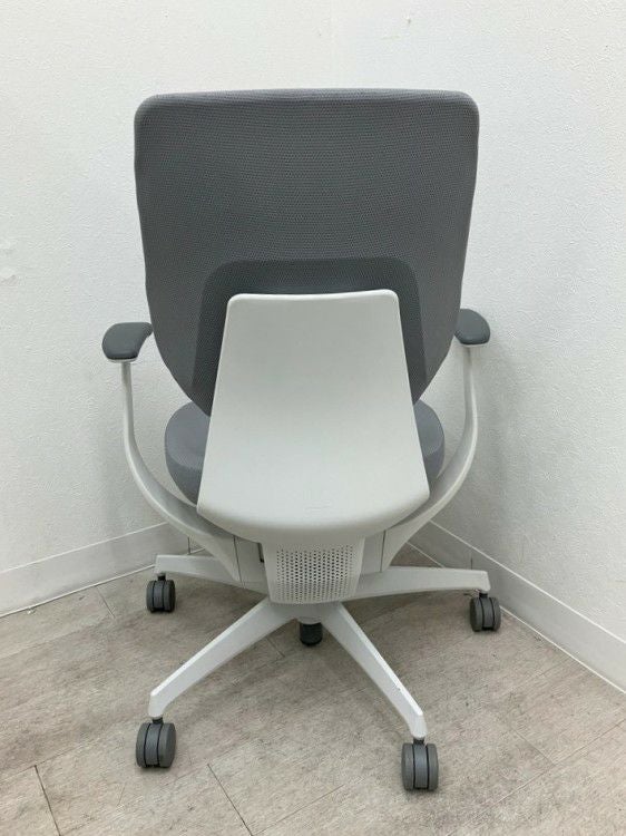 コクヨing(イング)チェア 固定肘付イングチェア 商品画像4