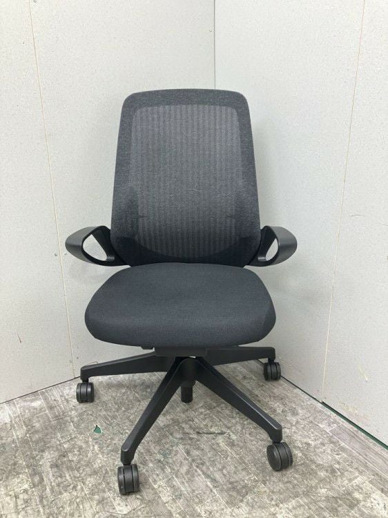 イトーキ固定肘付ノートチェア 商品画像2