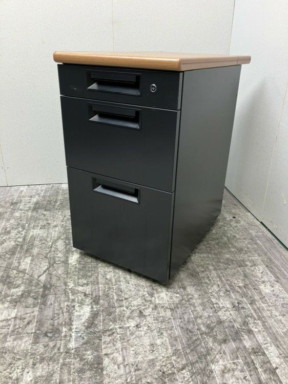 ⭐︎中古品　脇机　400×585×600mm  事務用品⭐︎ 脇机・ワゴンの通販 福岡南店 - 中古オフィス家具ならオフィスバスターズ