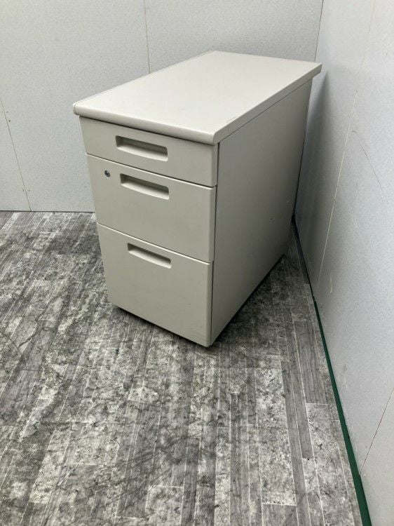 コクヨBS+シリーズ 3段脇机 商品画像1