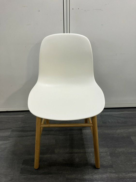 フォームシリーズ ミーティングチェア 商品画像1