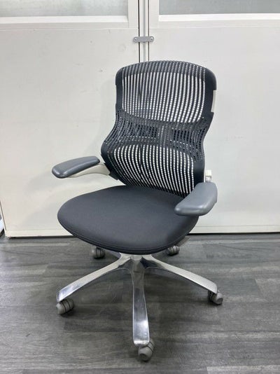 Knoll（ノール）Generation(ジェネレーション)チェア 可動肘付ジェネレーションチェア 商品画像1