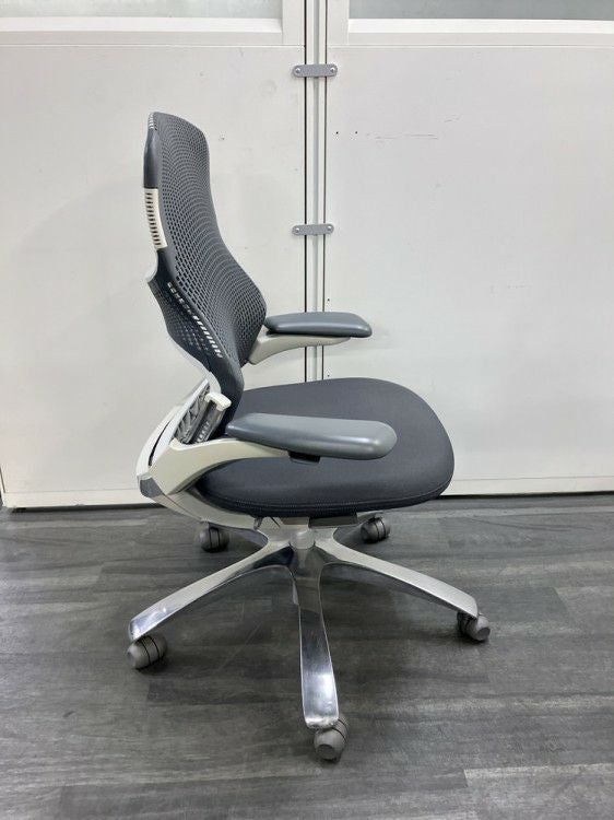 Knoll（ノール）Generation(ジェネレーション)チェア 可動肘付ジェネレーションチェア 商品画像5