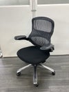 Knoll（ノール）Generation(ジェネレーション)チェア 可動肘付ジェネレーションチェア 商品画像1