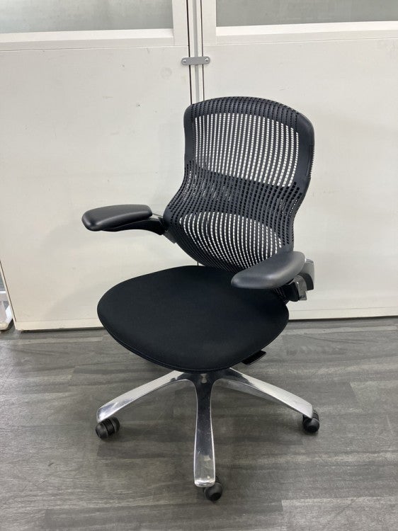 Knoll（ノール）Generation(ジェネレーション)チェア 可動肘付ジェネレーションチェア 商品画像1