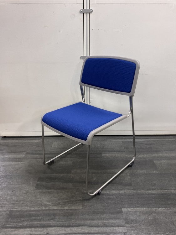 コクヨCK-890シリーズ スタッキングチェア 商品画像1