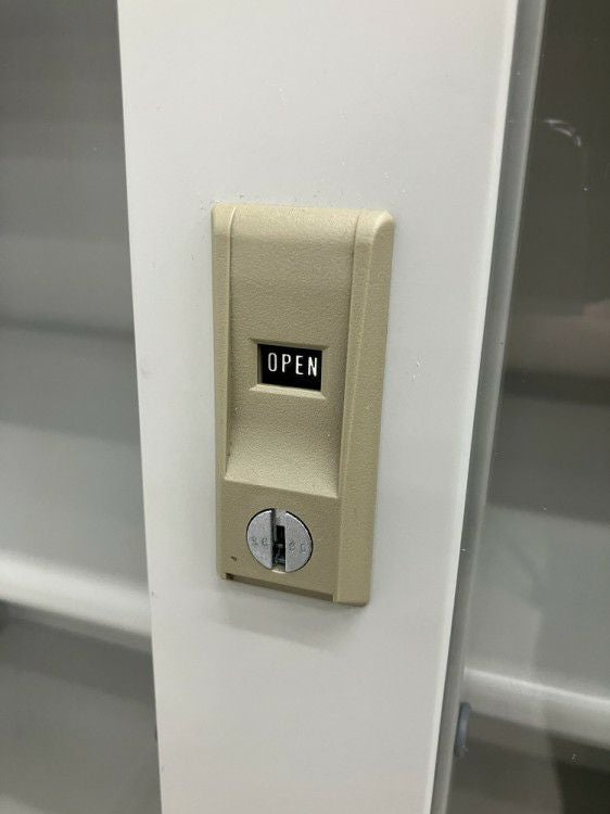 プラスA4対応書庫シリーズ ガラススライド上下書庫 商品画像12