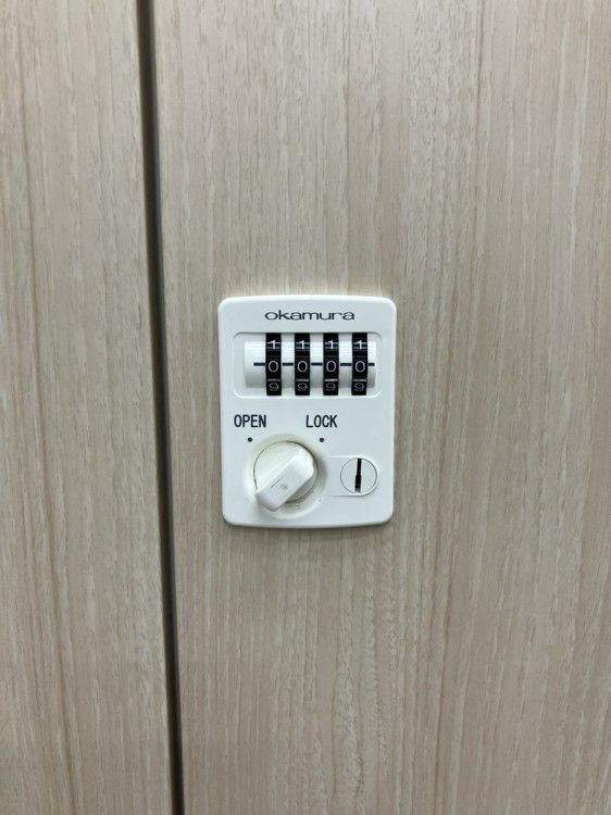 オカムラレクトラインシリーズ 4人用パーソナルロッカー 商品画像8