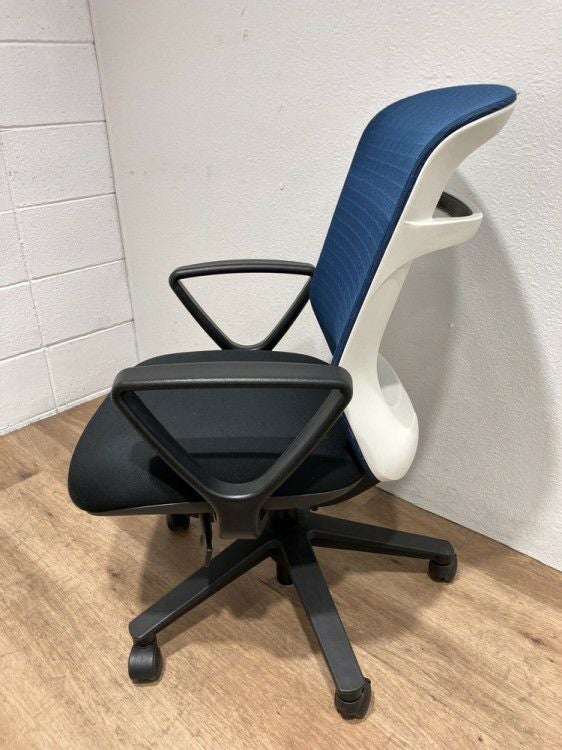 ナイキ肘付パウザチェア 商品画像4