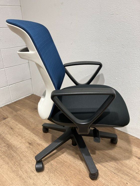 ナイキ肘付パウザチェア 商品画像6